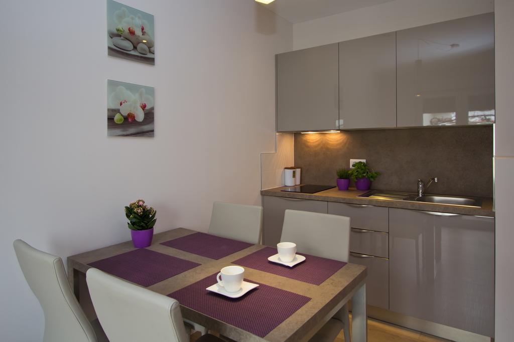 Apartments Adria Porec Exterior photo